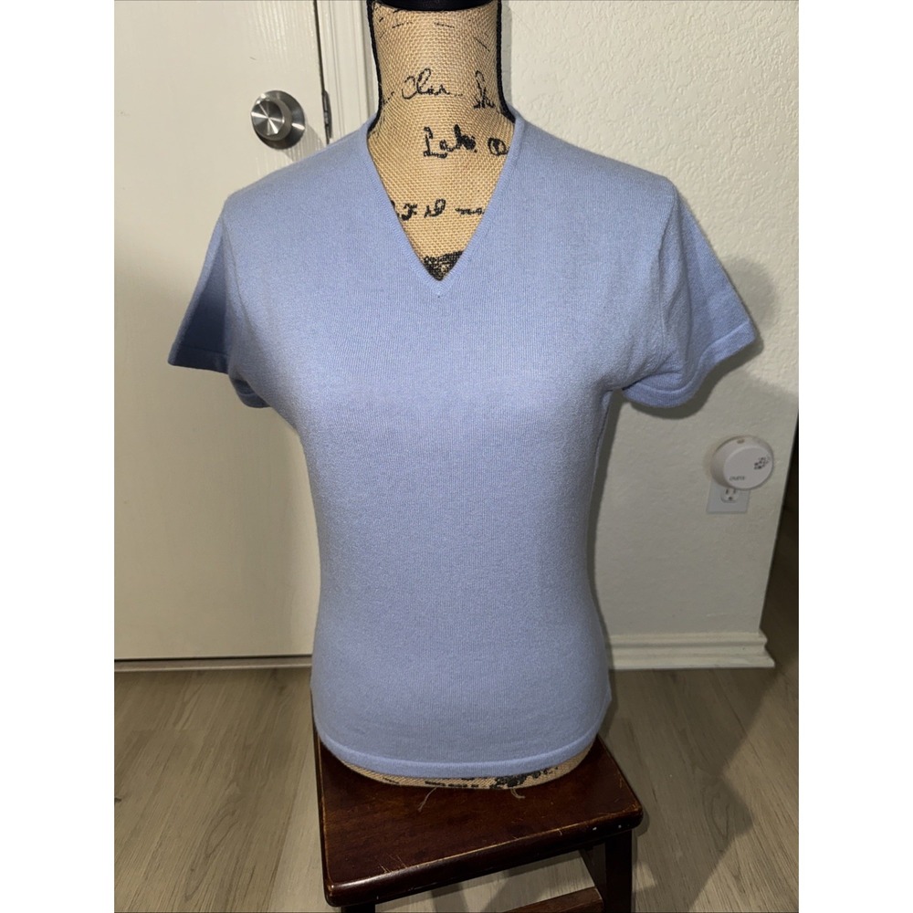 Neiman Marcus 100% Cashmere Small Blue T Shirt V Neck Cut Made In Scotland EUC